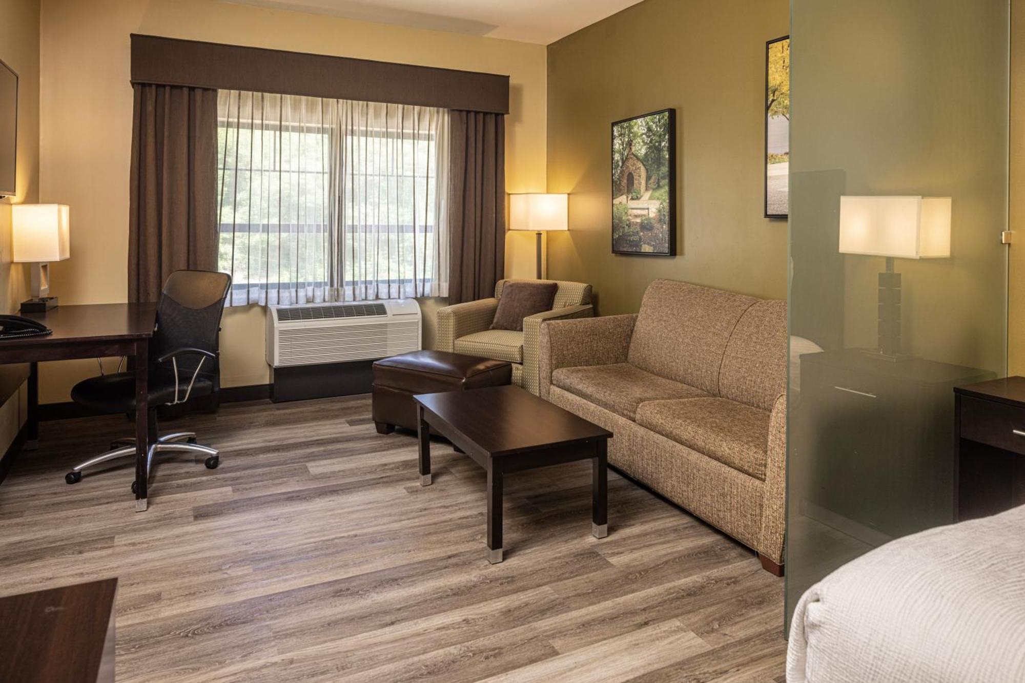 Best Western Plus Franciscan Square Inn&Suites Steubenville Exterior foto