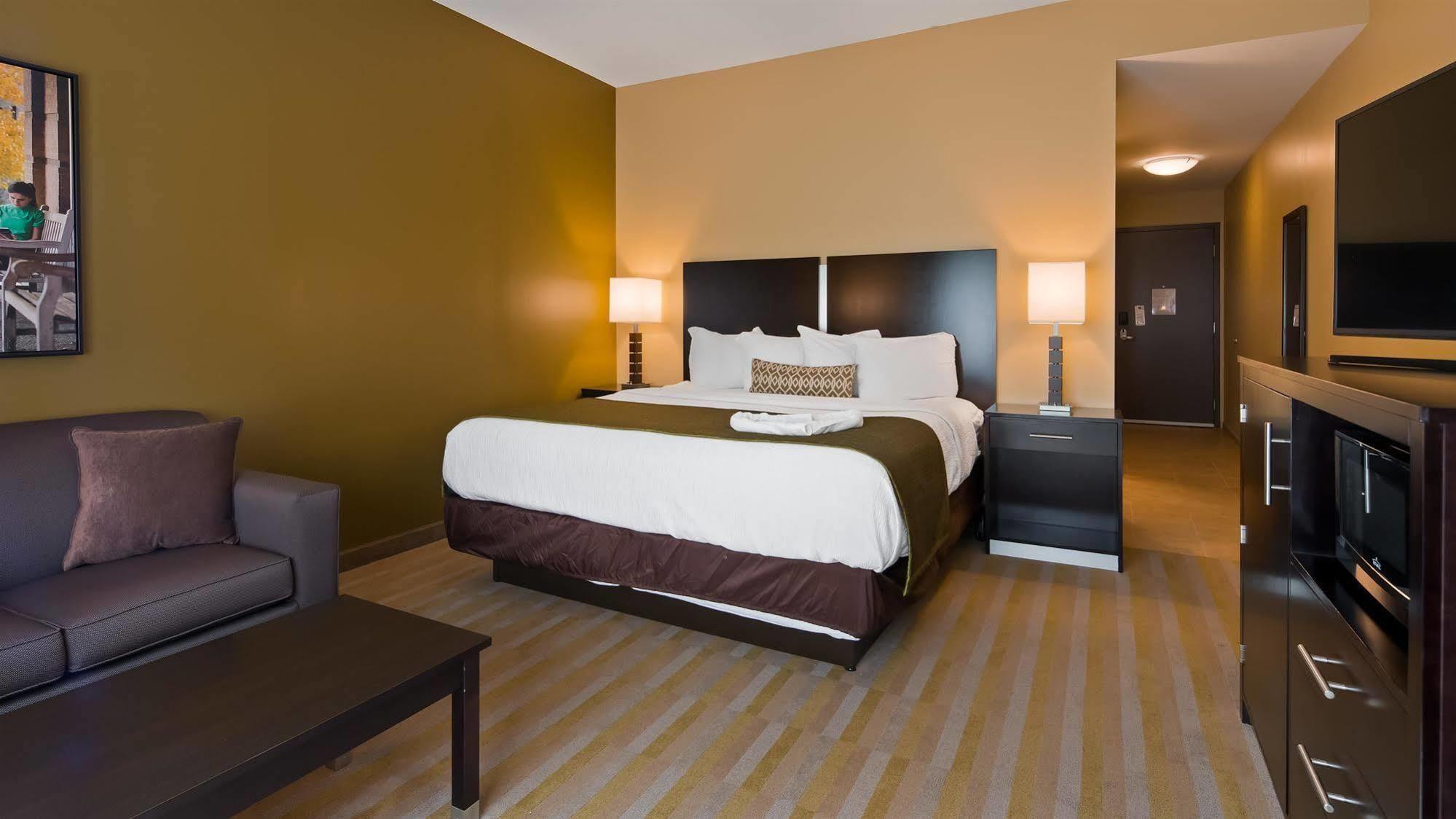 Best Western Plus Franciscan Square Inn&Suites Steubenville Exterior foto